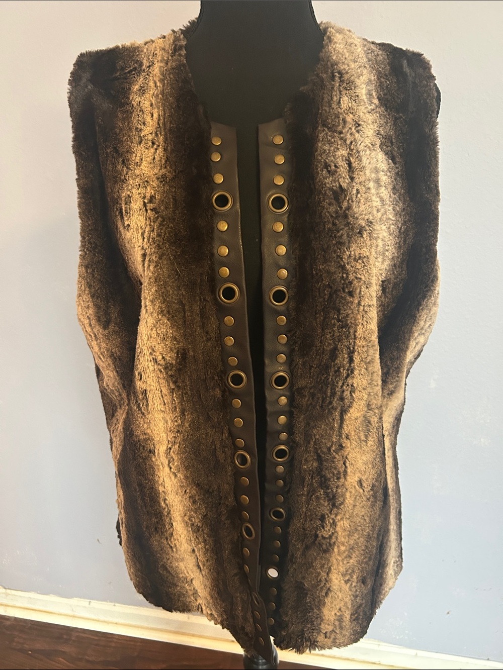 Reba Women Faux Fur Grommet Trim Vest - Brown Size Large